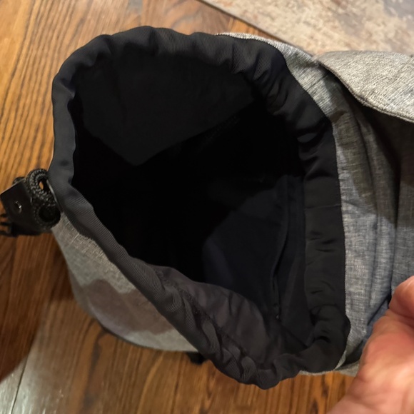 Lululemon Go Lightly Rucksack 26L heathered black/gray main image 9